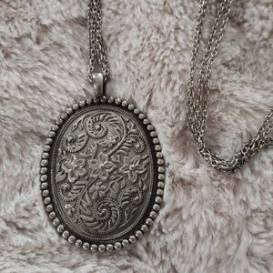 Pewter colored mirrored pendant necklace